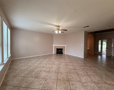 331 Primrose Blvd - Photo Thumbnail 5