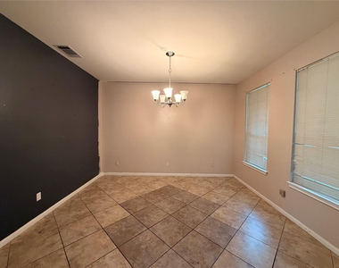 331 Primrose Blvd - Photo Thumbnail 4