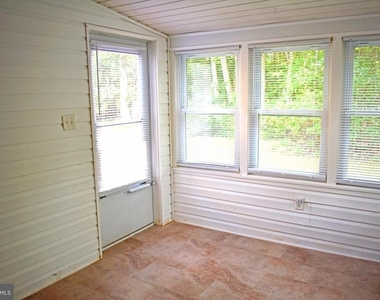 118 Lexington Drive - Photo Thumbnail 18