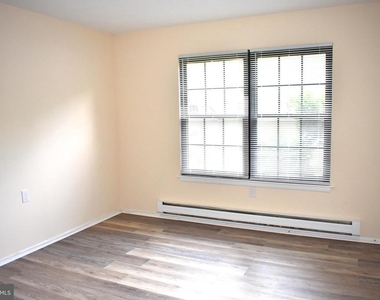 118 Lexington Drive - Photo Thumbnail 8
