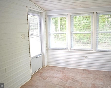118 Lexington Drive - Photo Thumbnail 16