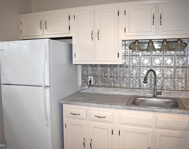 118 Lexington Drive - Photo Thumbnail 13