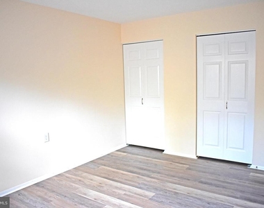 118 Lexington Drive - Photo Thumbnail 7