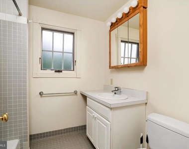 347 Nassau Street - Photo Thumbnail 11