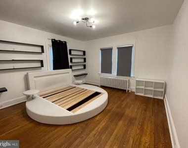 721 Mayflower Avenue - Photo Thumbnail 13