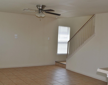 12913 Thomas Jefferson St - Photo Thumbnail 3