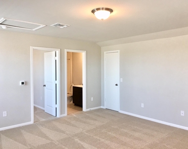 7008 Loretta White Ln - Photo Thumbnail 13