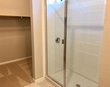 7008 Loretta White Ln - Photo Thumbnail 6