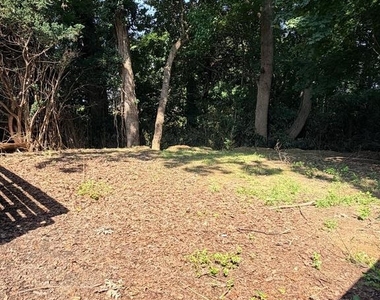 151 E Bettlewood Avenue - Photo Thumbnail 23