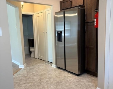 151 E Bettlewood Avenue - Photo Thumbnail 10