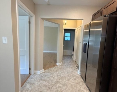 151 E Bettlewood Avenue - Photo Thumbnail 14