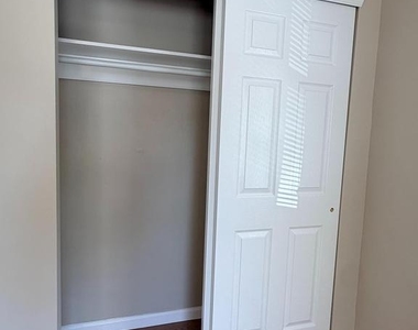 151 E Bettlewood Avenue - Photo Thumbnail 21