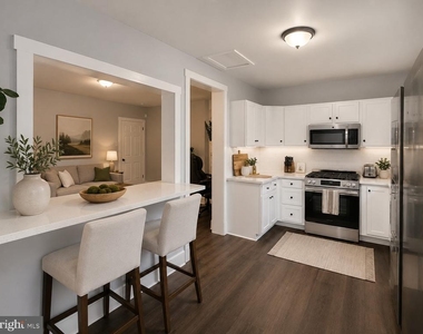 637 Powell Street - Photo Thumbnail 5