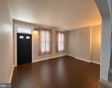 637 Powell Street - Photo Thumbnail 2