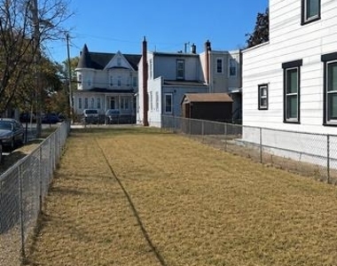637 Powell Street - Photo Thumbnail 14
