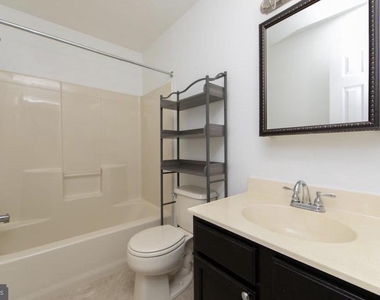 504 Britton Place - Photo Thumbnail 11