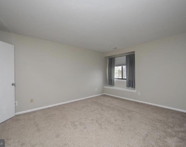 504 Britton Place - Photo Thumbnail 9