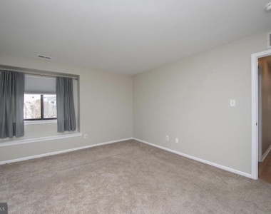 504 Britton Place - Photo Thumbnail 8