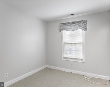 380 Delancey Place - Photo Thumbnail 14