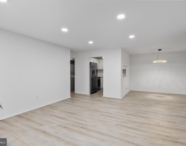 4912 Dunbarton Road - Photo Thumbnail 7