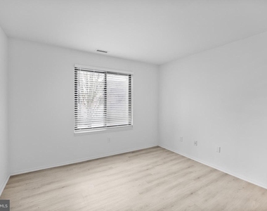 4912 Dunbarton Road - Photo Thumbnail 11