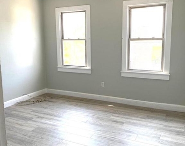 48 Elizabeth Street - Photo Thumbnail 9