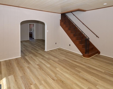 19 4th Avenue - Photo Thumbnail 5