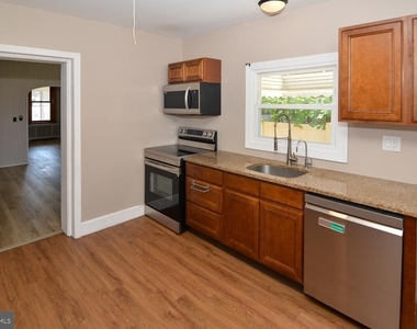 19 4th Avenue - Photo Thumbnail 9