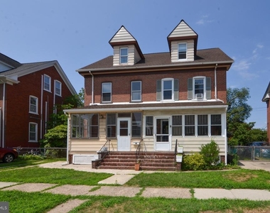 19 4th Avenue - Photo Thumbnail 1