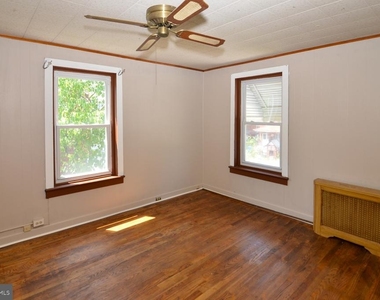 19 4th Avenue - Photo Thumbnail 10