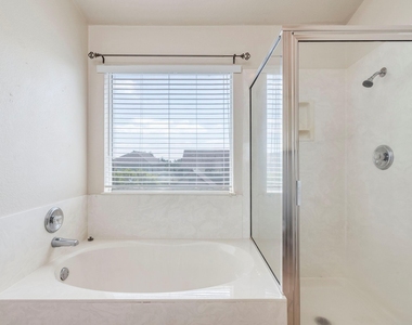 5814 Negley - Photo Thumbnail 24