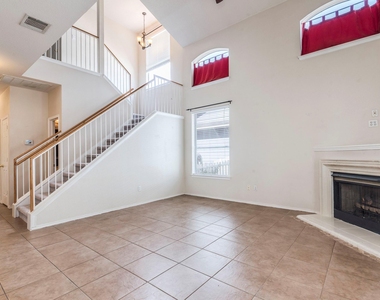 5814 Negley - Photo Thumbnail 11