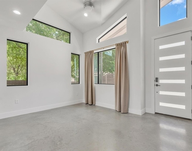 408 W Odell St - Photo Thumbnail 4