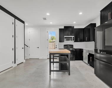 408 W Odell St - Photo Thumbnail 6