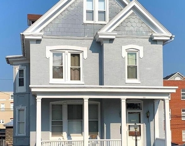 111 King Street - Photo Thumbnail 1