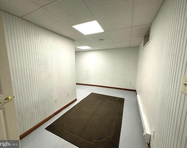 111 King Street - Photo Thumbnail 4