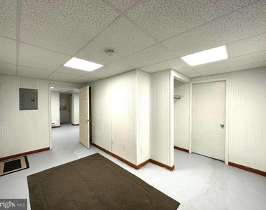 111 King Street - Photo Thumbnail 5