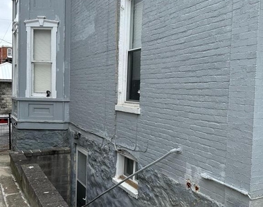 111 King Street - Photo Thumbnail 3