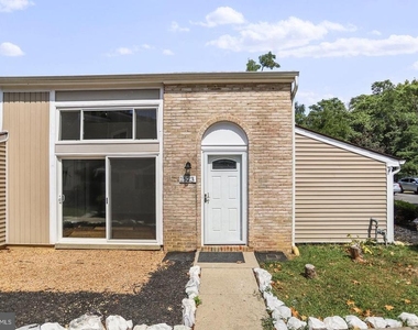 1523 Kensington Drive - Photo Thumbnail 1