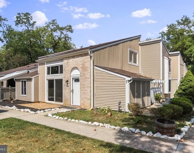 1523 Kensington Drive - Photo Thumbnail 24