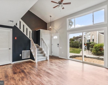 1523 Kensington Drive - Photo Thumbnail 5
