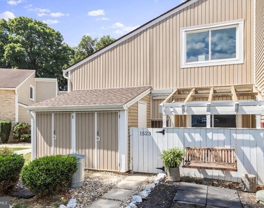 1523 Kensington Drive - Photo Thumbnail 22