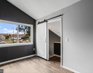 1523 Kensington Drive - Photo Thumbnail 16