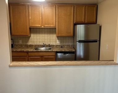6310 Hil Mar Drive - Photo Thumbnail 13