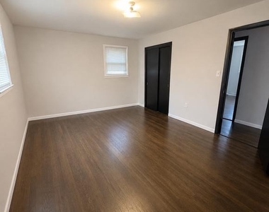 6003 Joyce Drive - Photo Thumbnail 5