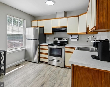 530 Mount Lubentia Court E - Photo Thumbnail 7