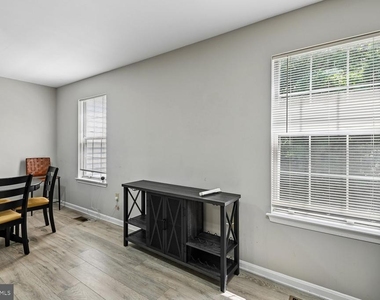 530 Mount Lubentia Court E - Photo Thumbnail 8