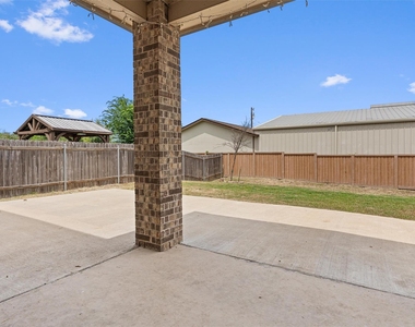 2950 E Old Settlers Blvd - Photo Thumbnail 29