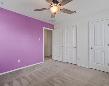 2950 E Old Settlers Blvd - Photo Thumbnail 27
