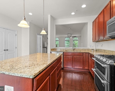 9624 Westerdale Drive - Photo Thumbnail 17
